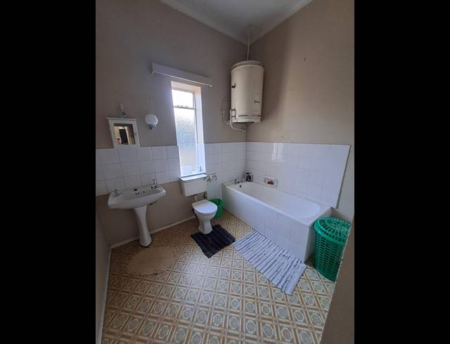 3 bed property to rent in PAGLANDE